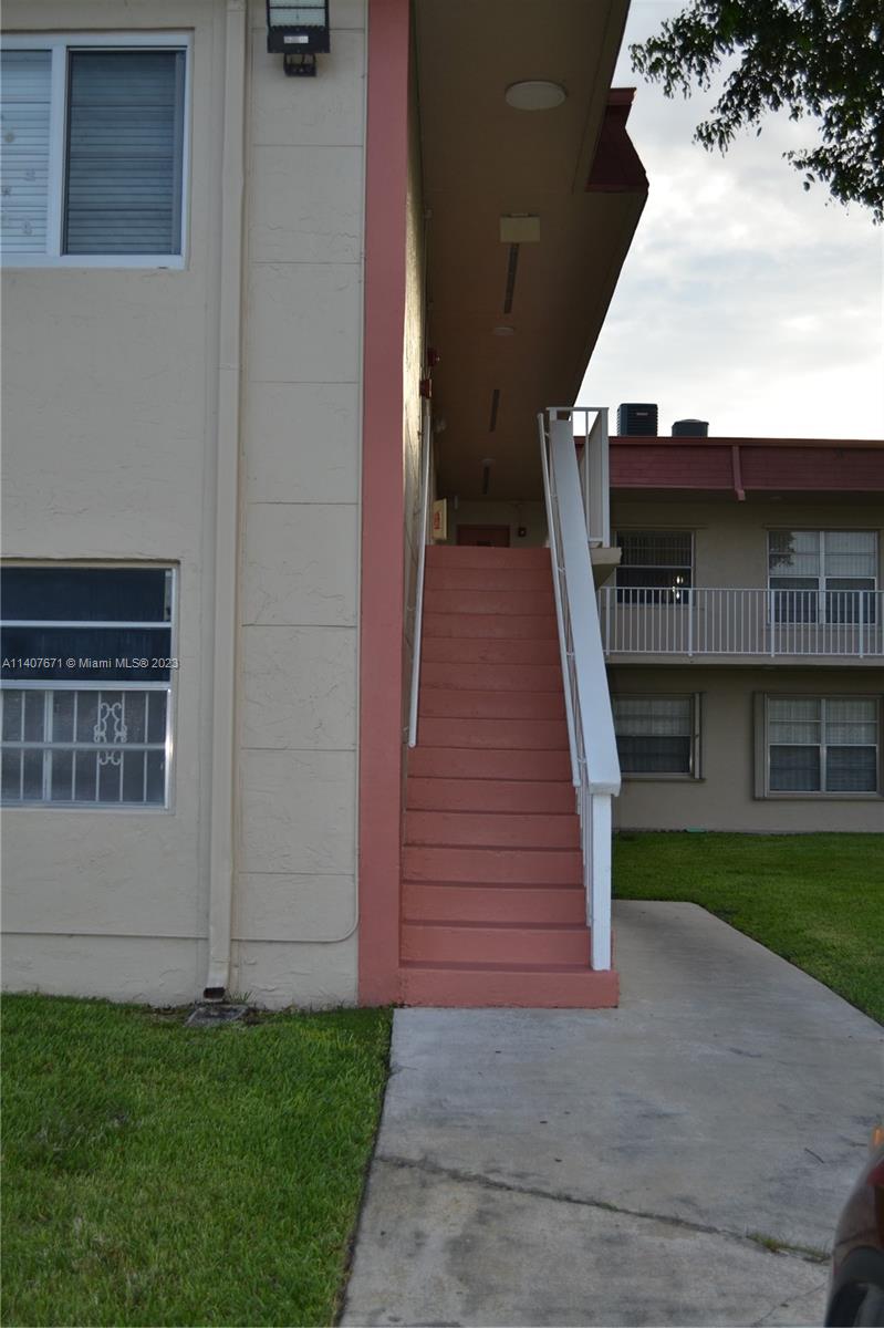 ROYALE GREEN CONDO 11 - Residential Lease