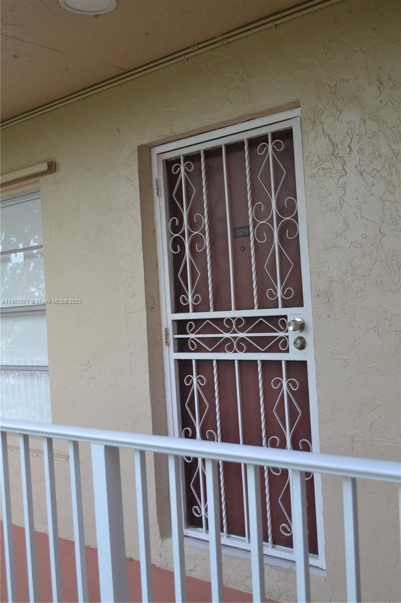 ROYALE GREEN CONDO 11 - Residential Lease