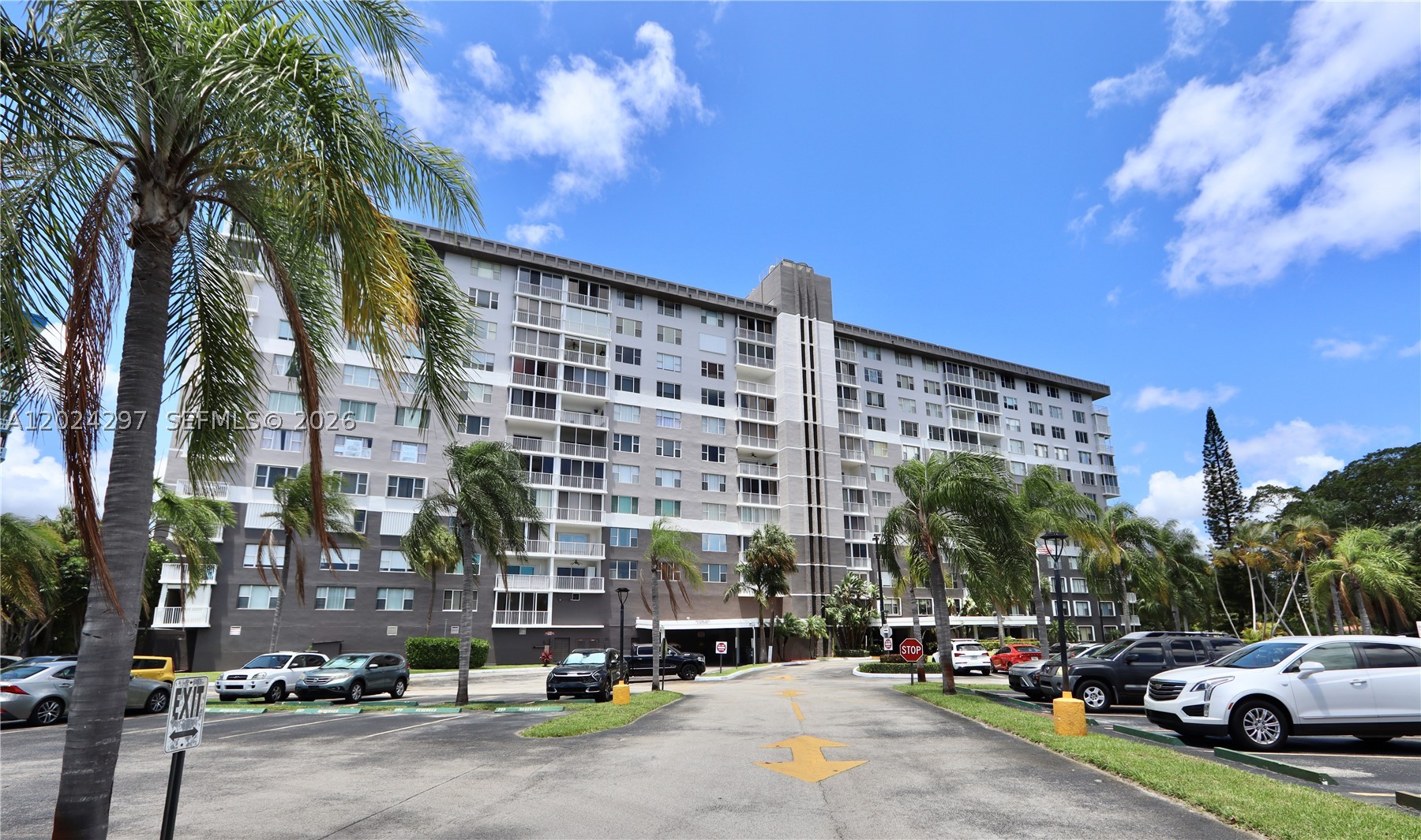 HILLCREST EAST NO 27 COND - Residential