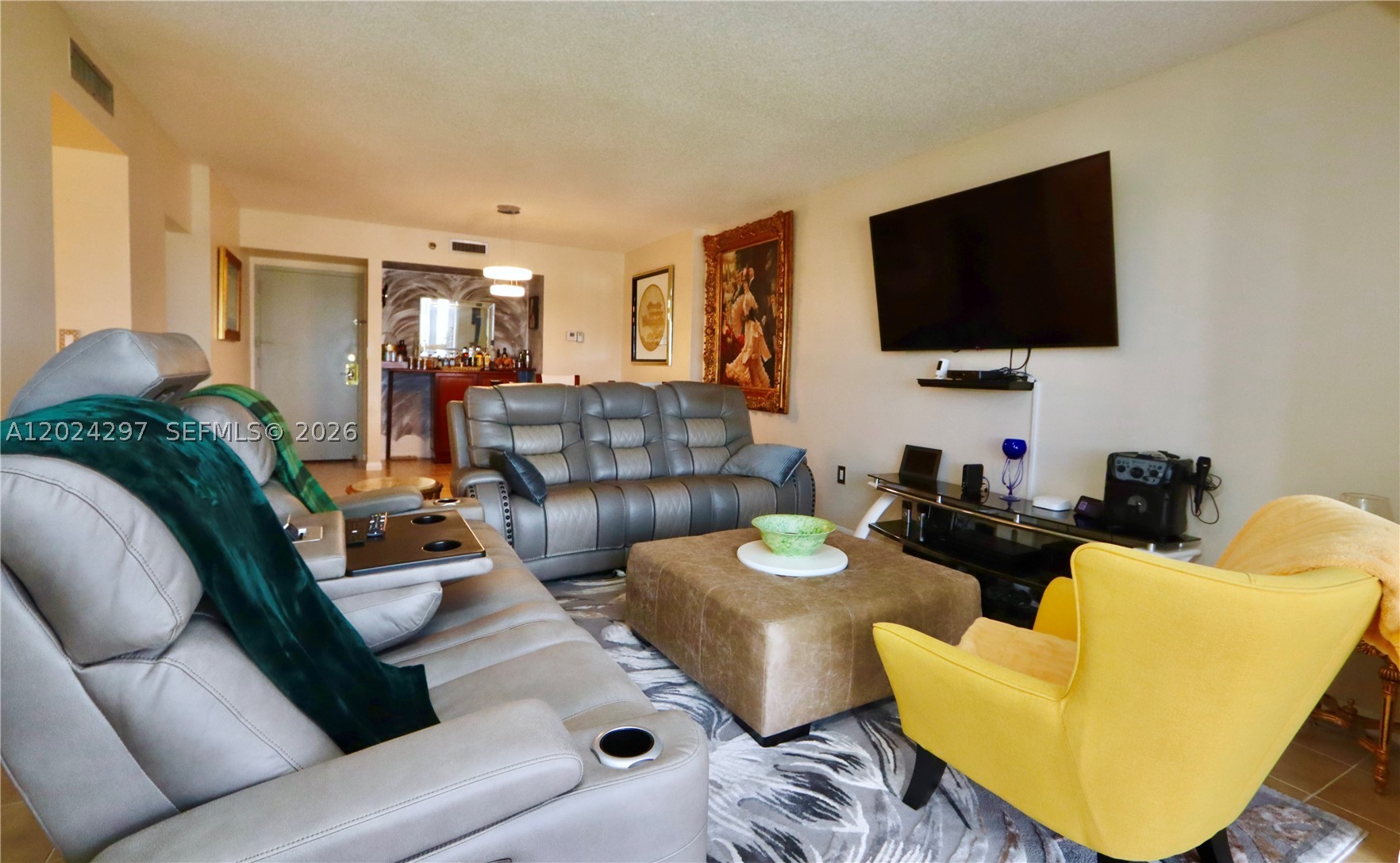 HILLCREST EAST NO 27 COND - Residential