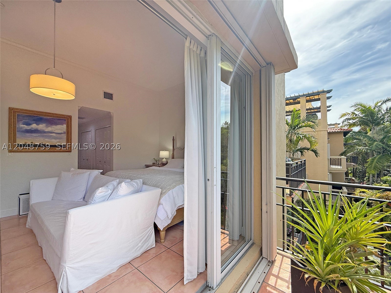ROYAL HARBOUR YACHT CLUB - Residential