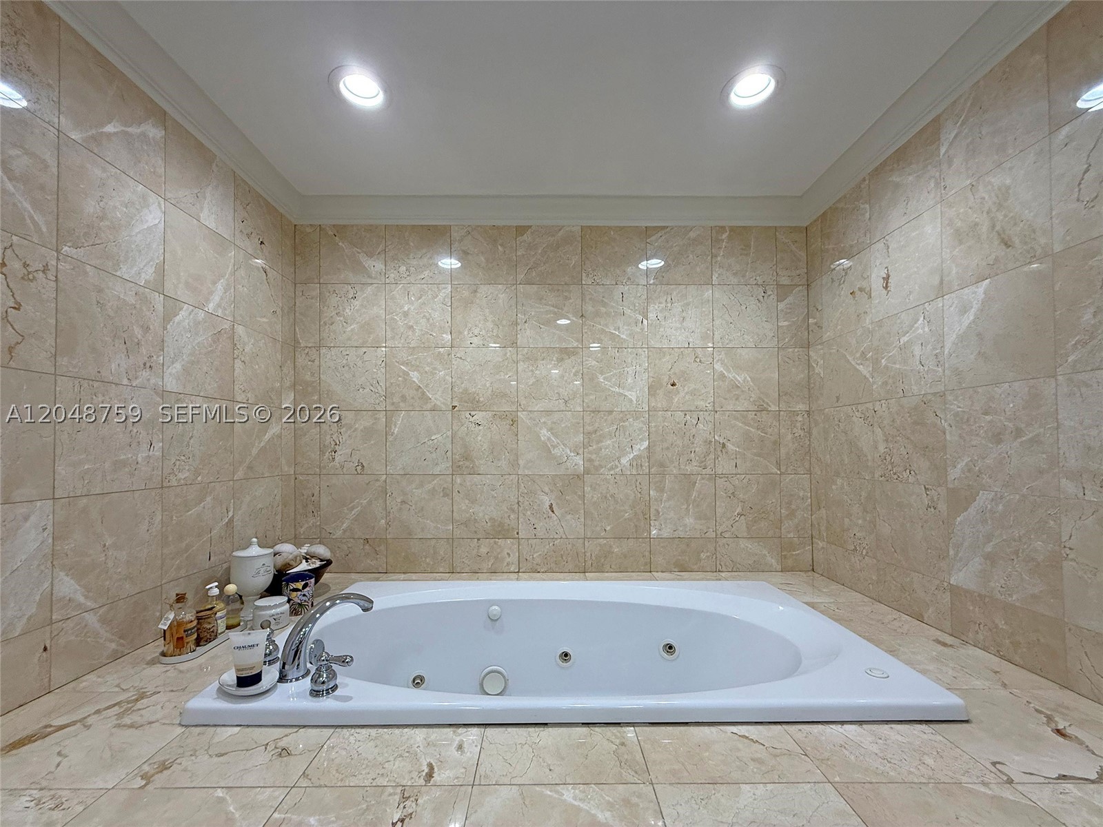 ROYAL HARBOUR YACHT CLUB - Residential