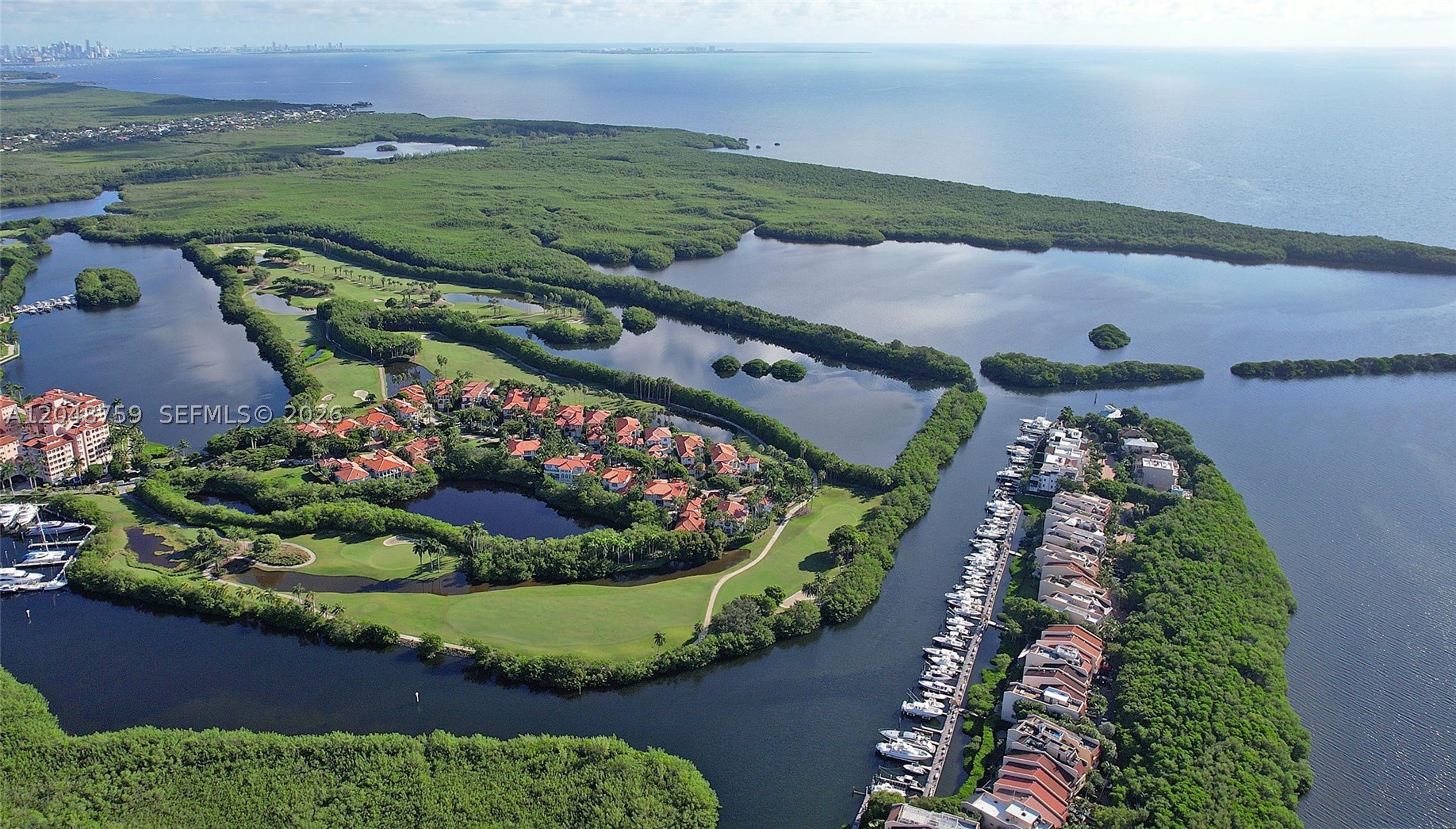 ROYAL HARBOUR YACHT CLUB - Residential