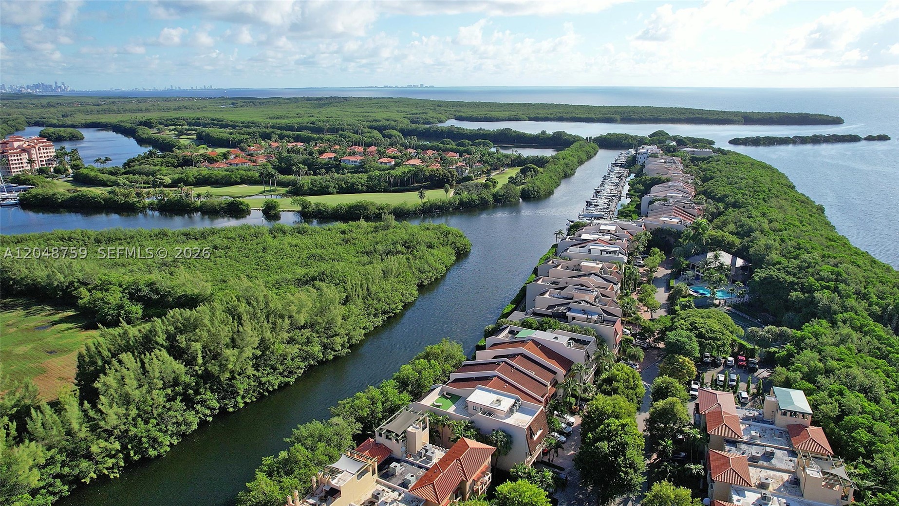 ROYAL HARBOUR YACHT CLUB - Residential