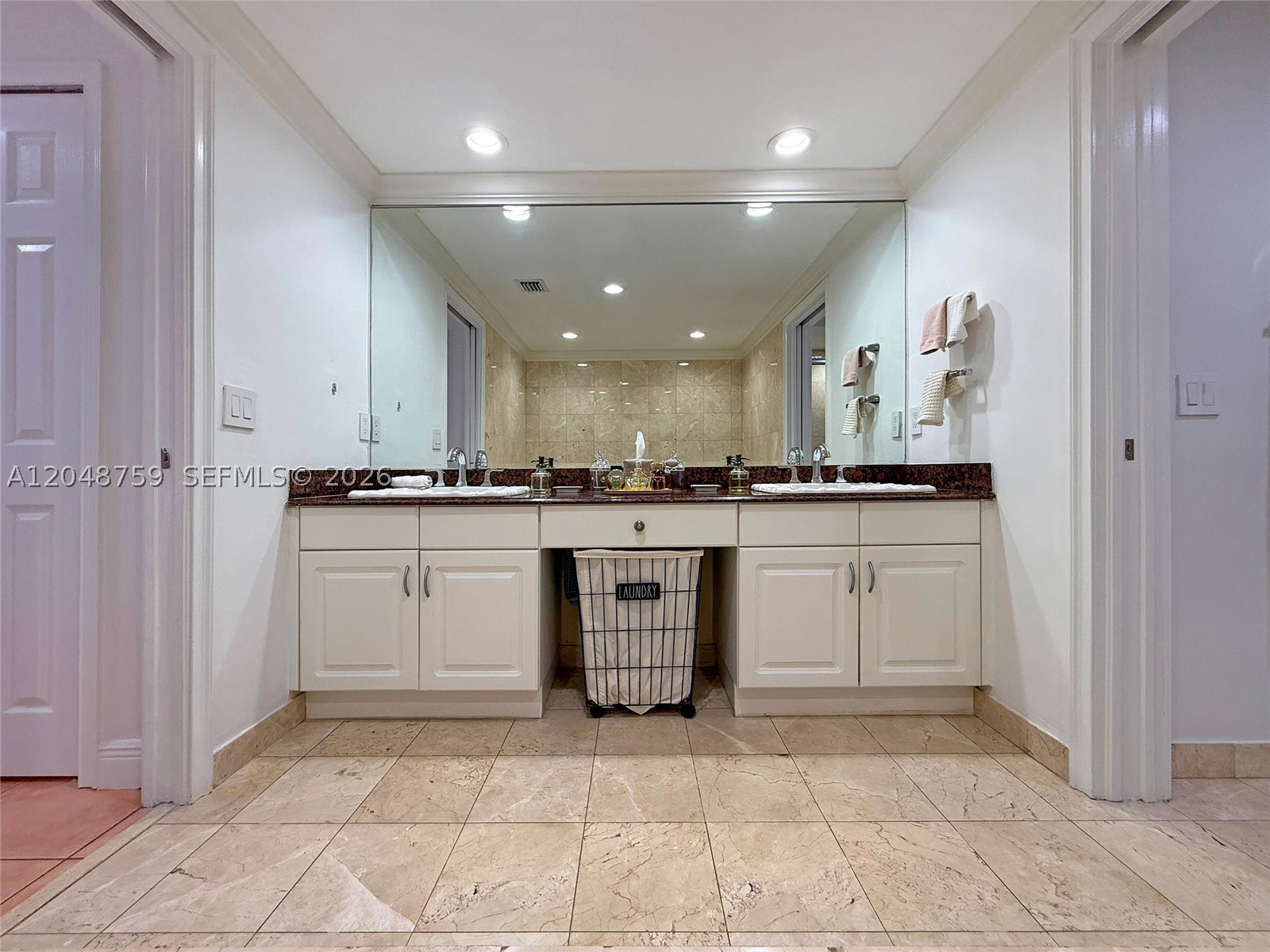 ROYAL HARBOUR YACHT CLUB - Residential
