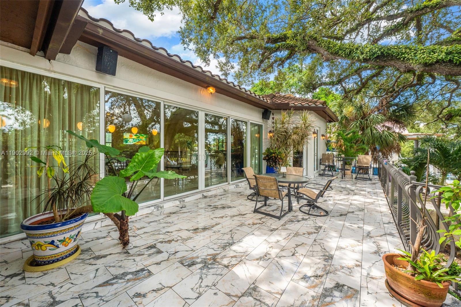 RIVERSIDE ADD AMEN PLAT - Residential