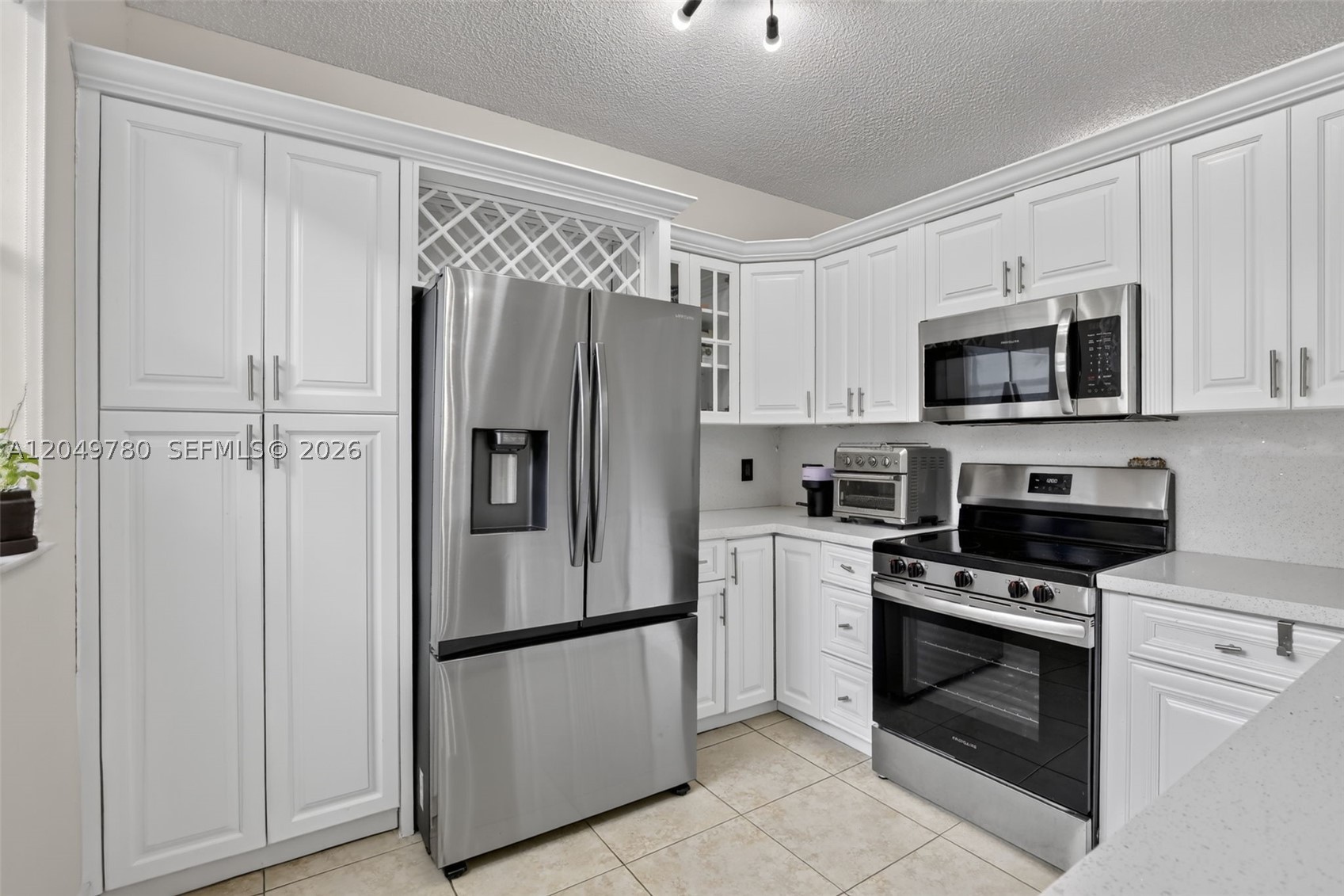 CORAL LAKES - Residential