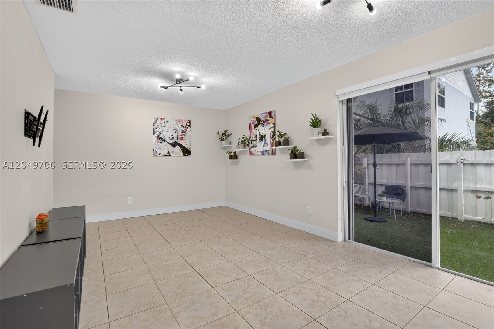 CORAL LAKES - Residential