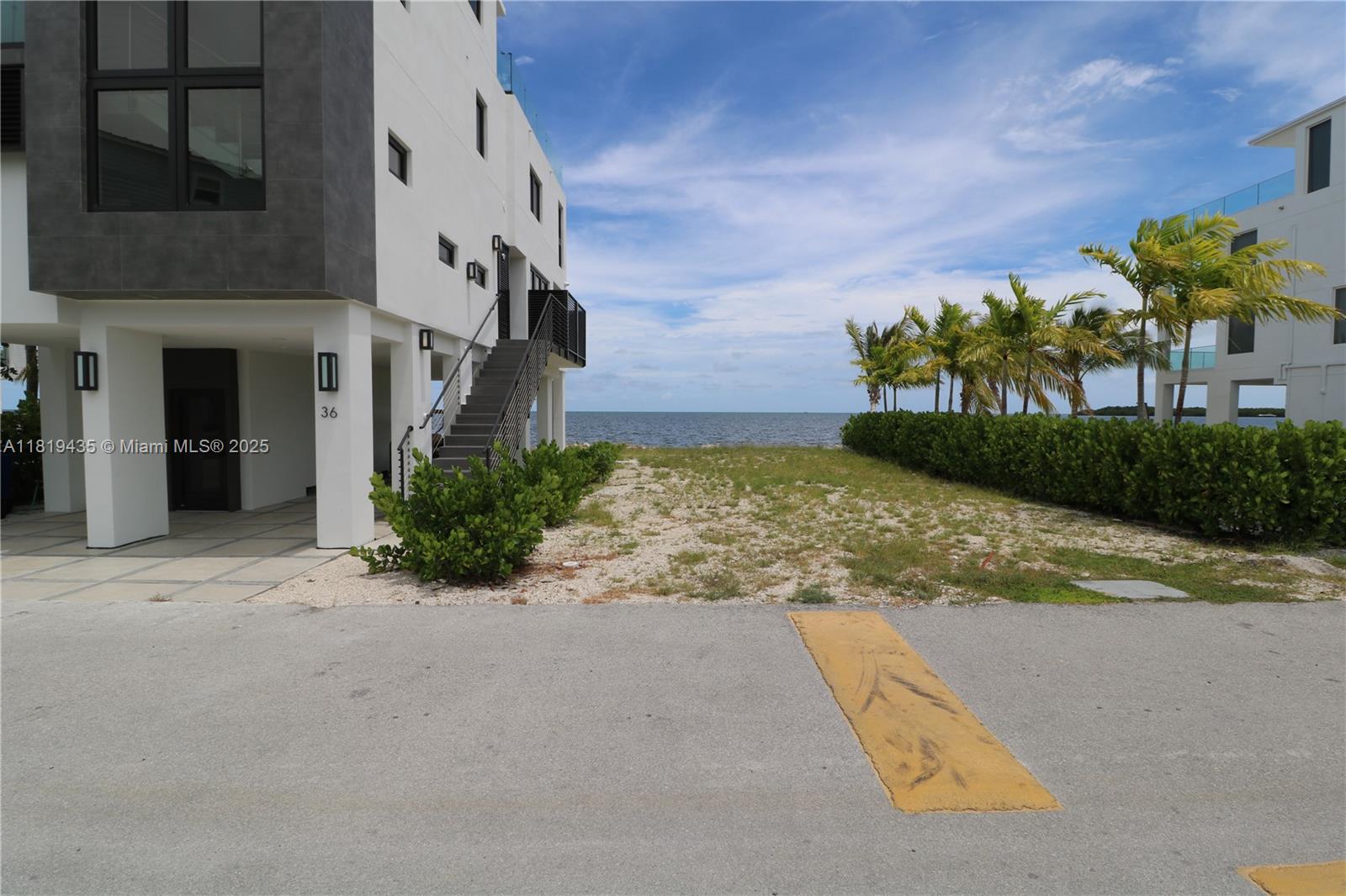 KEY LARGO OCEAN RESORT - Land