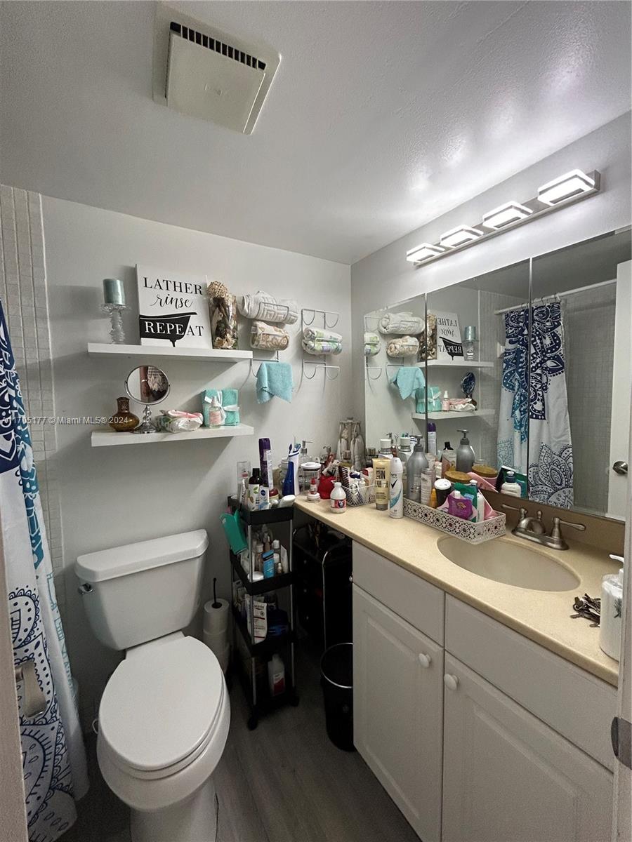 VILLAS AT CARRIAGE HILLS - Residential Lease