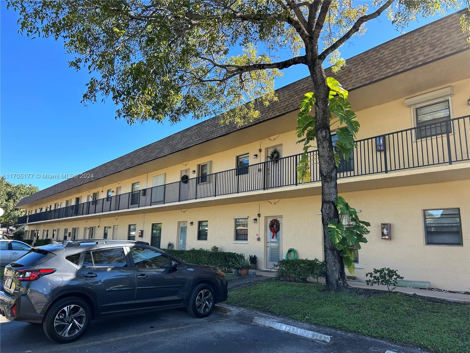 VILLAS AT CARRIAGE HILLS - Residential Lease