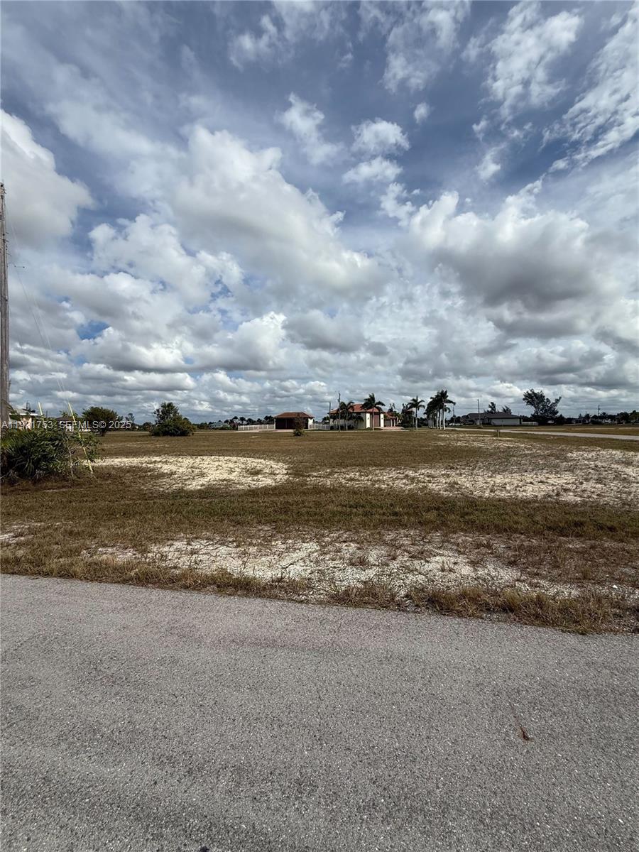 CAPE CORAL - Land