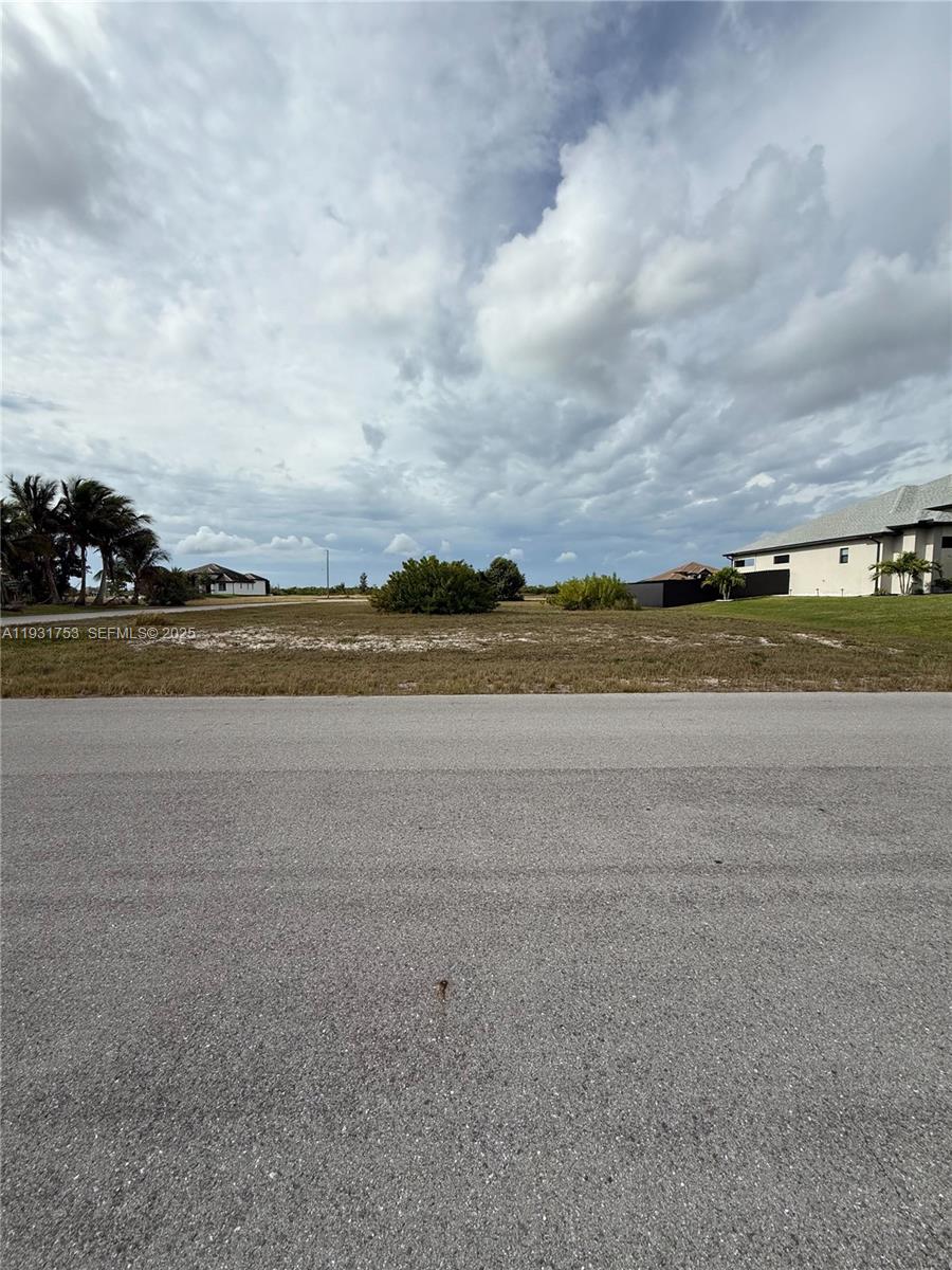 CAPE CORAL - Land