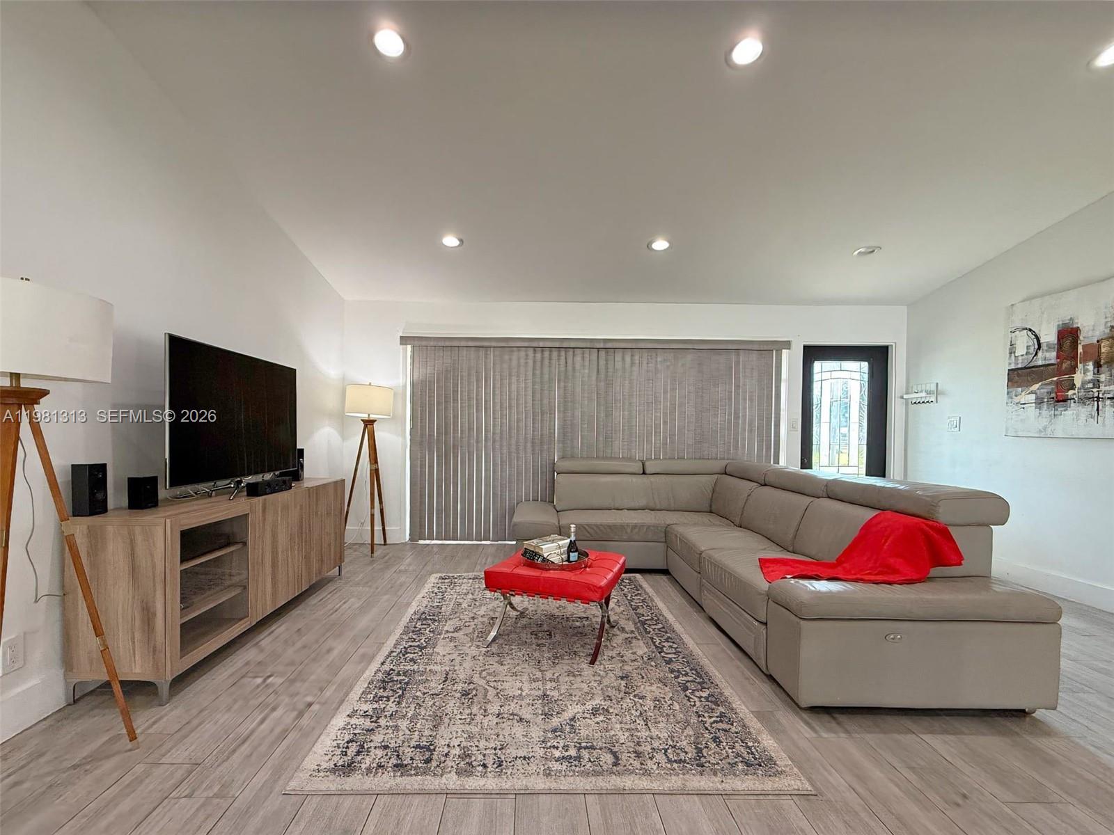 LAUDERDALE ISLES NO 2-BLK - Residential
