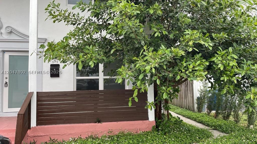 BISCAYNE BEACH-2ND ADDN - Residential