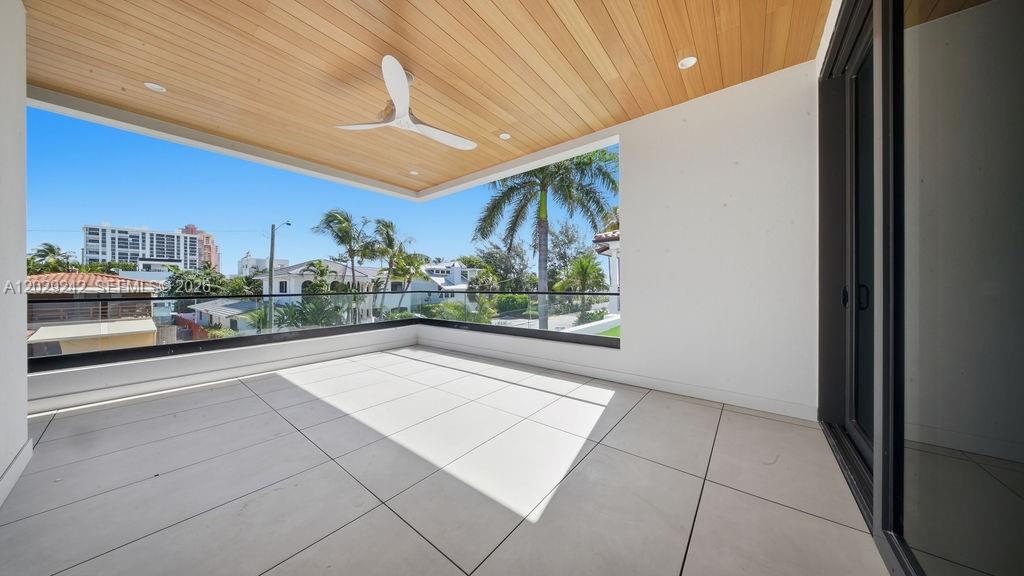 LAS OLAS BY THE SEA EXT - Residential