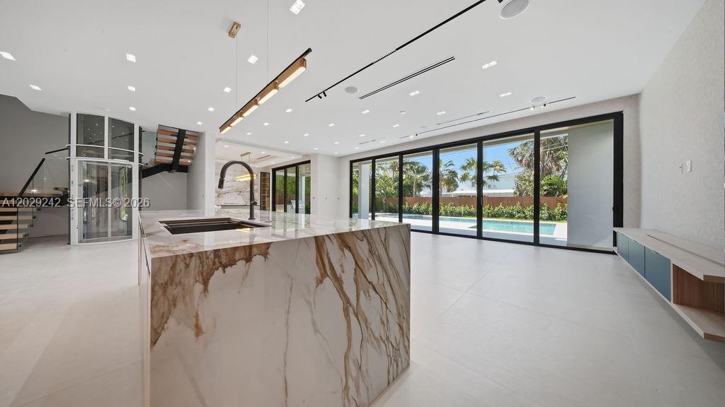 LAS OLAS BY THE SEA EXT - Residential