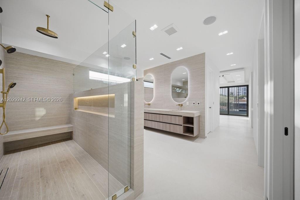 LAS OLAS BY THE SEA EXT - Residential