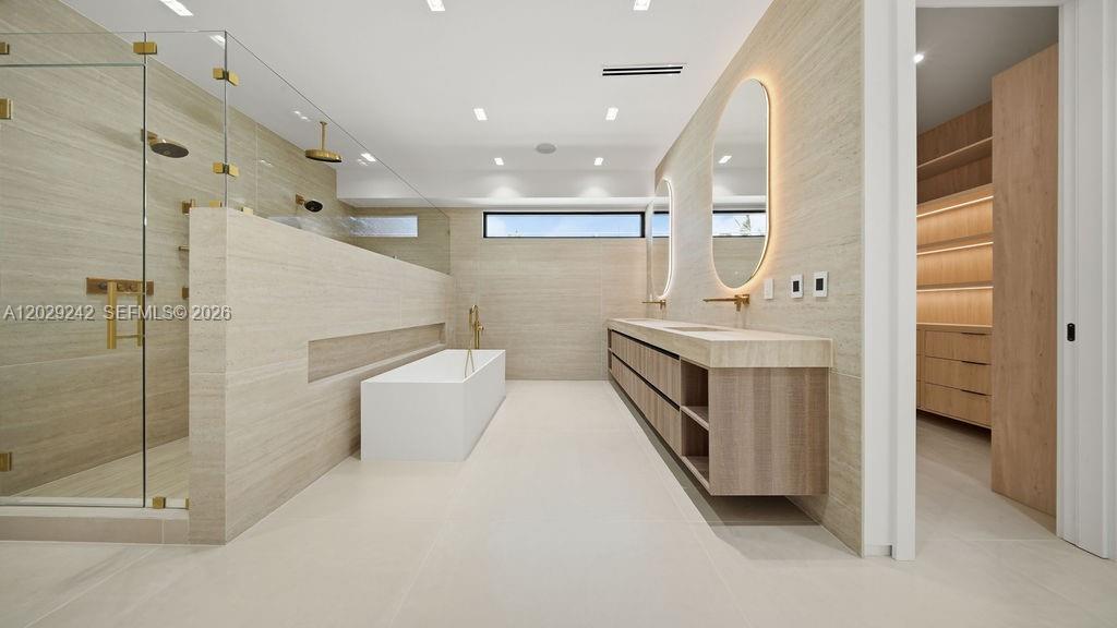 LAS OLAS BY THE SEA EXT - Residential