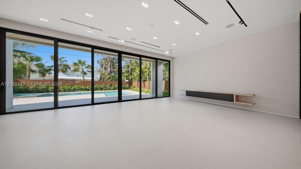 LAS OLAS BY THE SEA EXT - Residential