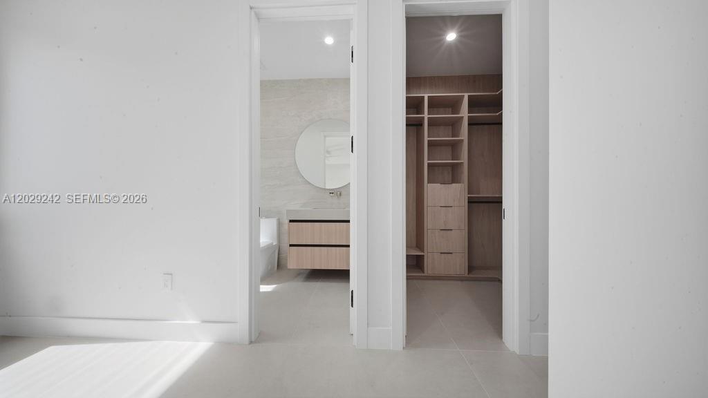 LAS OLAS BY THE SEA EXT - Residential