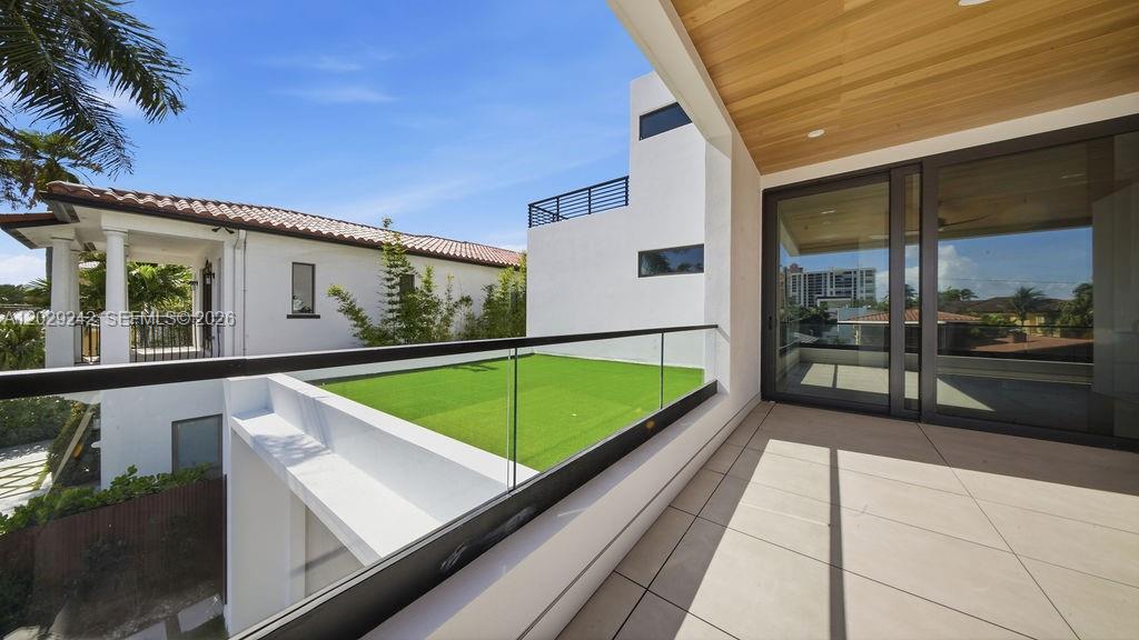 LAS OLAS BY THE SEA EXT - Residential