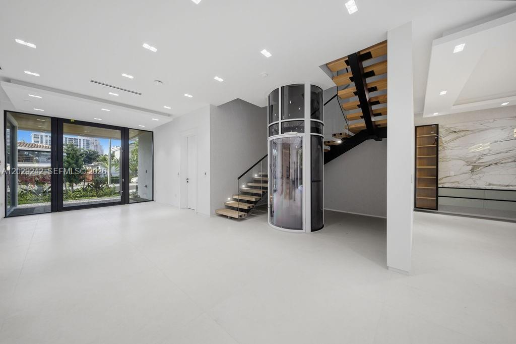 LAS OLAS BY THE SEA EXT - Residential
