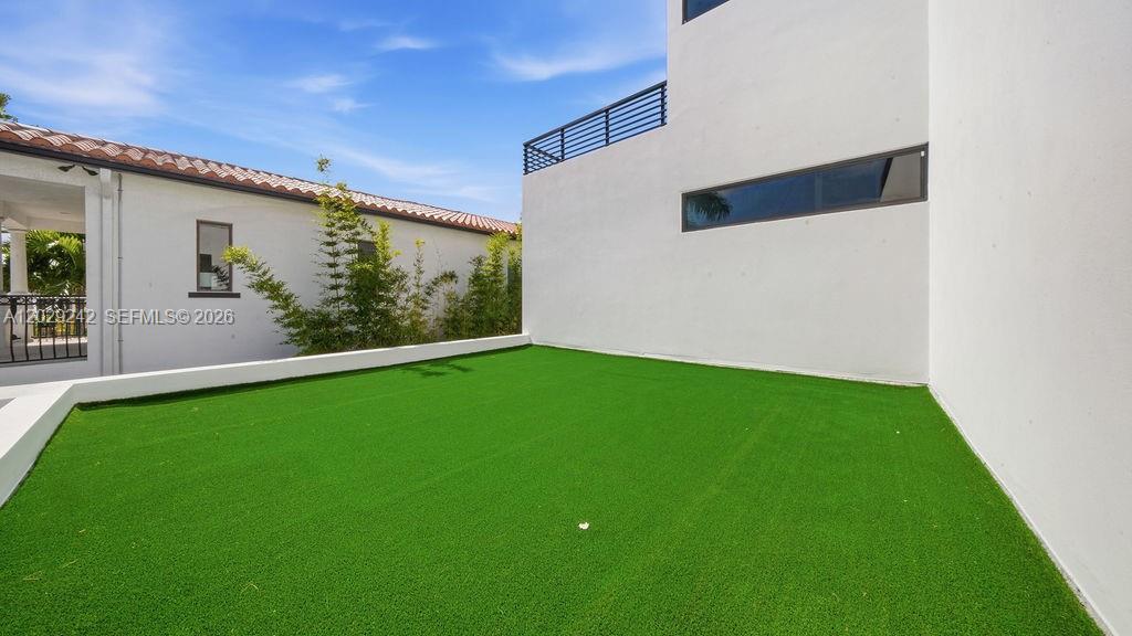 LAS OLAS BY THE SEA EXT - Residential