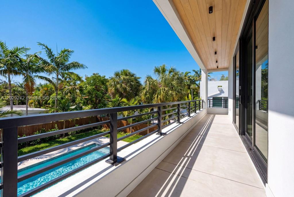 LAS OLAS BY THE SEA EXT - Residential