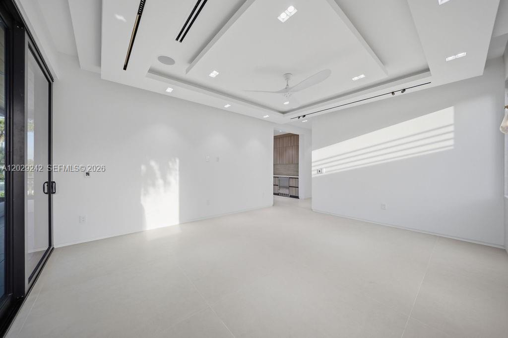 LAS OLAS BY THE SEA EXT - Residential