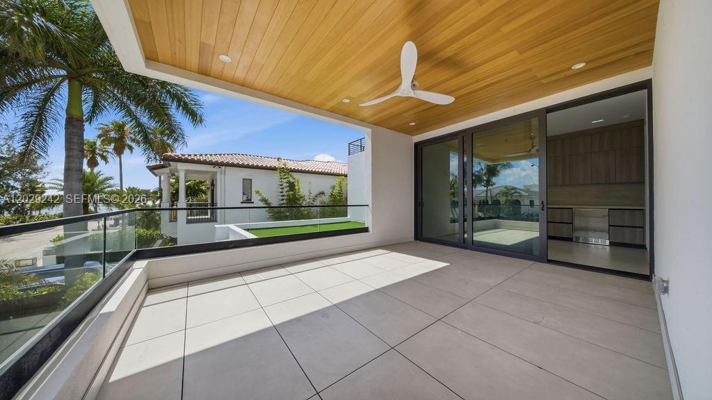 LAS OLAS BY THE SEA EXT - Residential