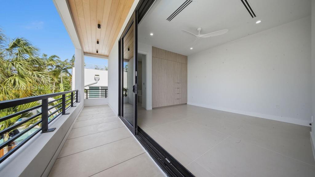 LAS OLAS BY THE SEA EXT - Residential