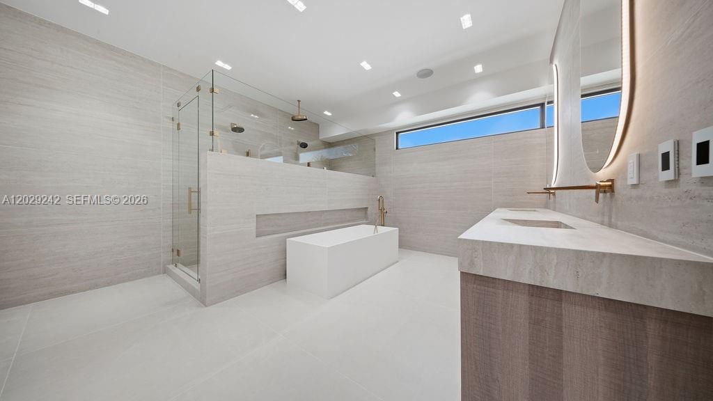 LAS OLAS BY THE SEA EXT - Residential