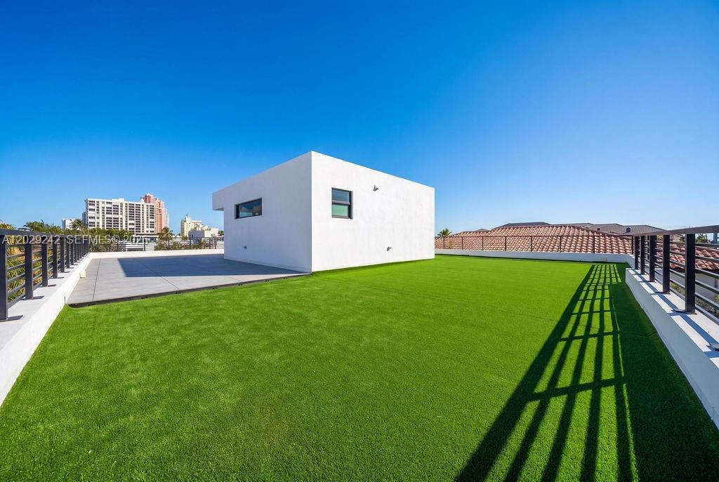 LAS OLAS BY THE SEA EXT - Residential