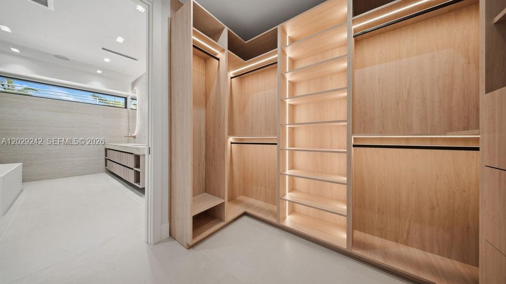 LAS OLAS BY THE SEA EXT - Residential
