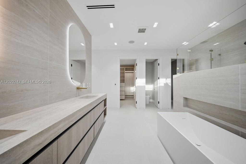 LAS OLAS BY THE SEA EXT - Residential