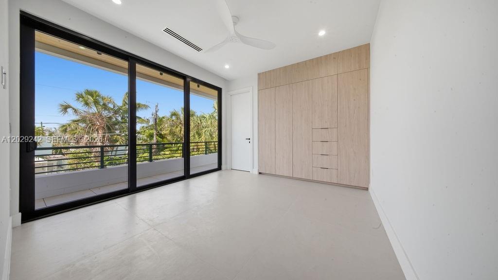 LAS OLAS BY THE SEA EXT - Residential