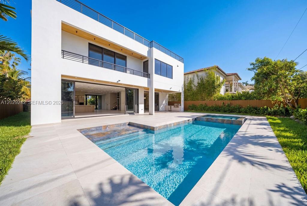 LAS OLAS BY THE SEA EXT - Residential