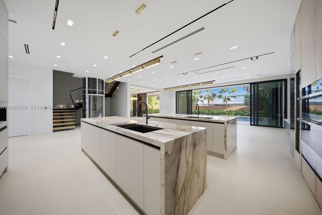LAS OLAS BY THE SEA EXT - Residential