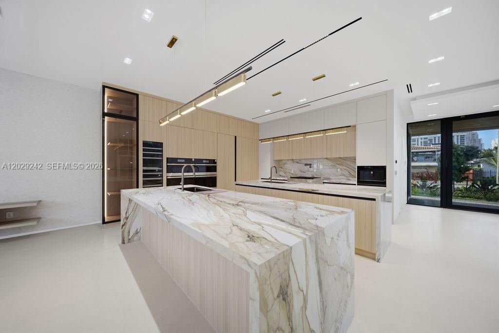 LAS OLAS BY THE SEA EXT - Residential