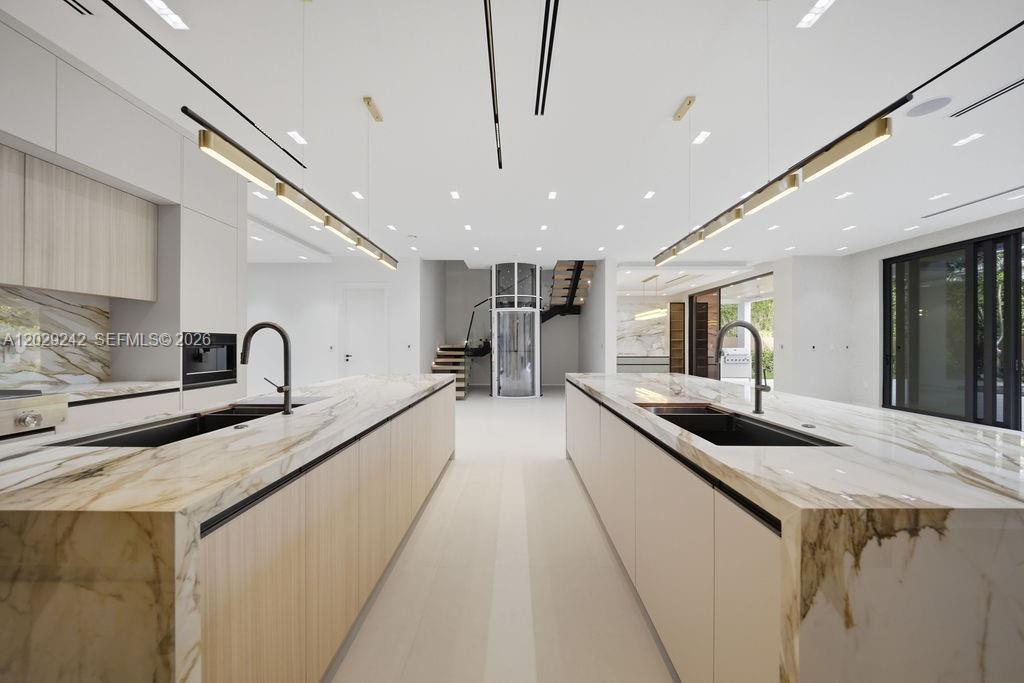 LAS OLAS BY THE SEA EXT - Residential