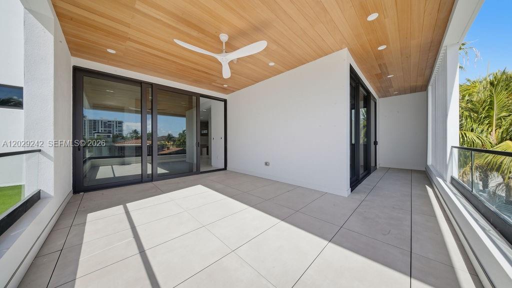LAS OLAS BY THE SEA EXT - Residential