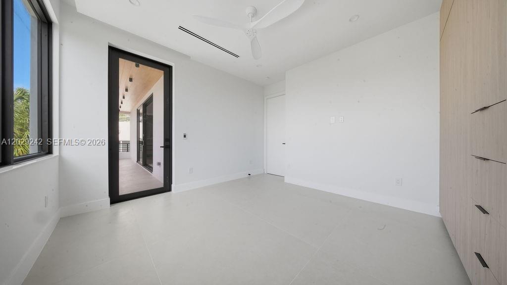 LAS OLAS BY THE SEA EXT - Residential
