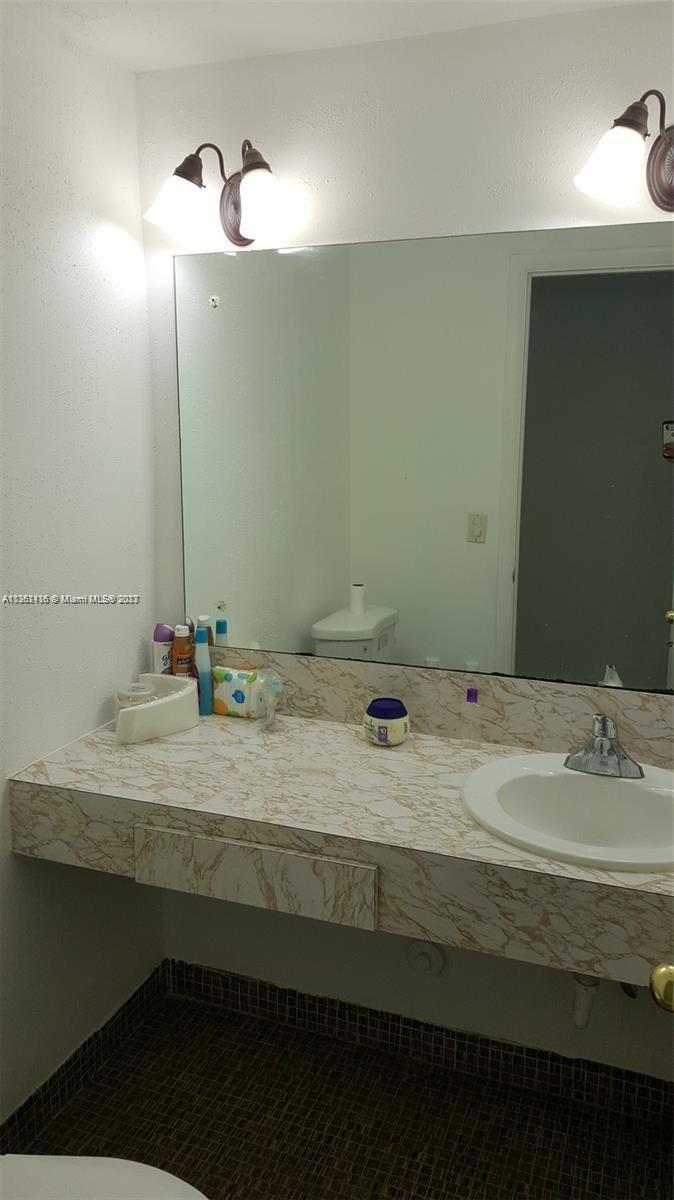 FOUNTAINVIEW CONDO NO 5 - Residential Lease