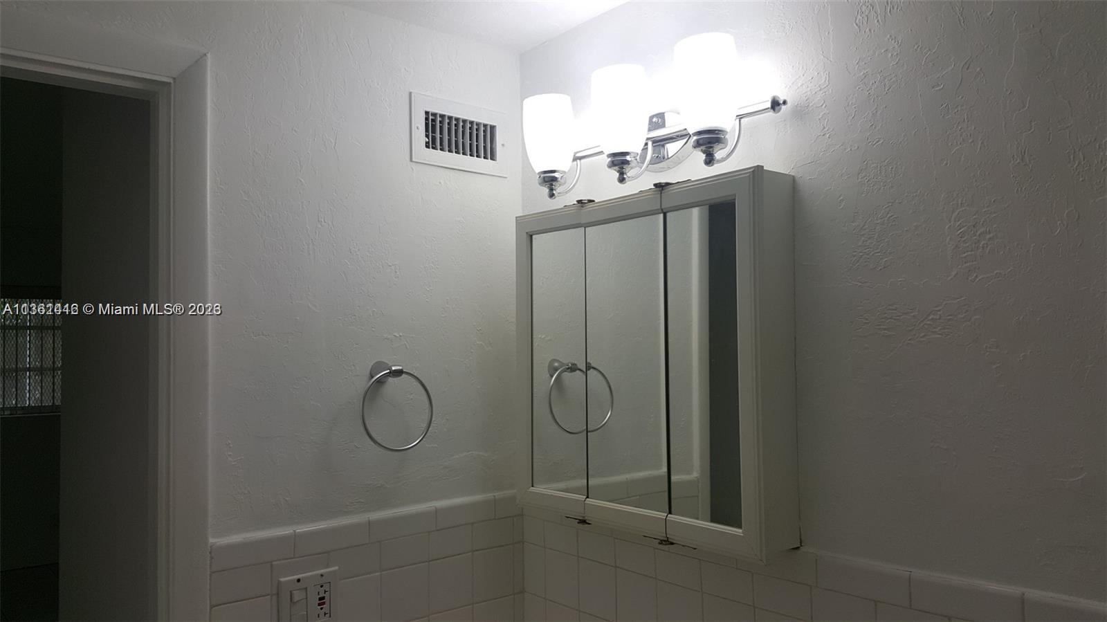 FOUNTAINVIEW CONDO NO 5 - Residential Lease
