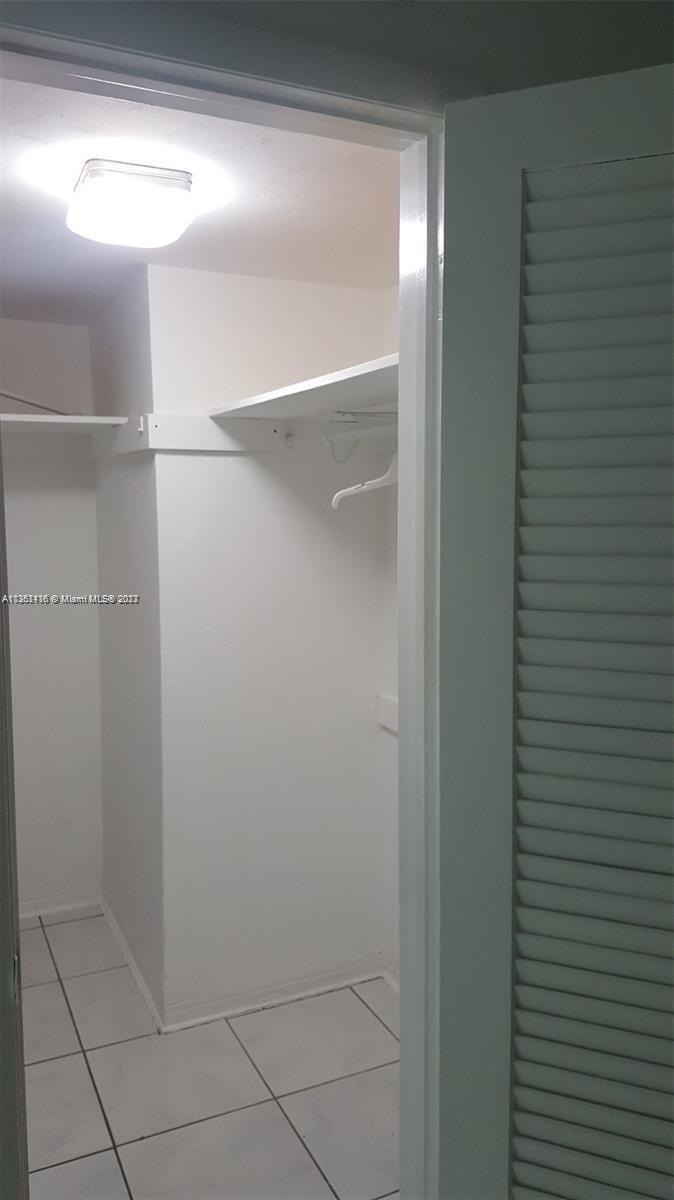 FOUNTAINVIEW CONDO NO 5 - Residential Lease
