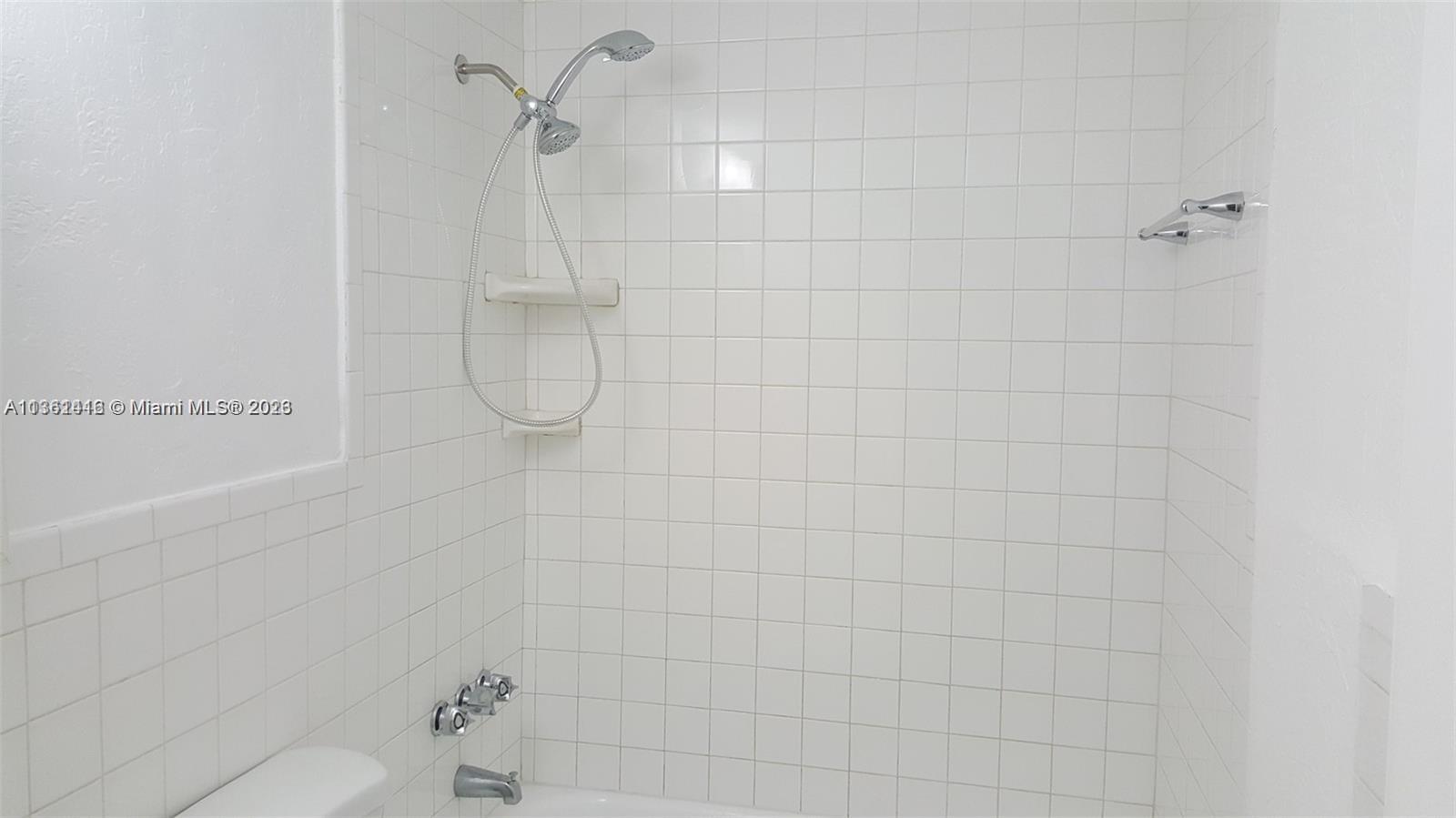 FOUNTAINVIEW CONDO NO 5 - Residential Lease