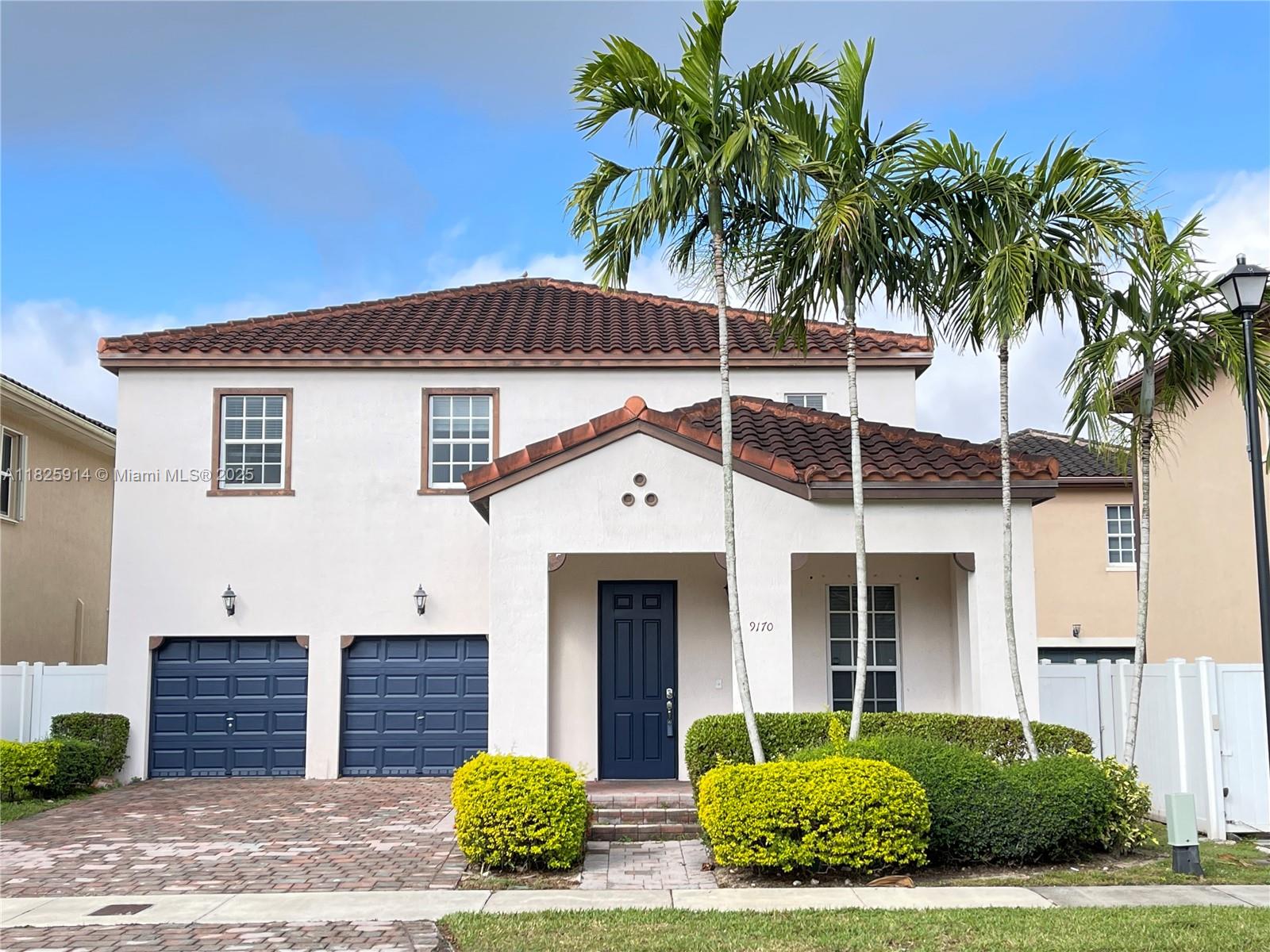 KENDALL COMMONS RESIDENTI - Residential Lease