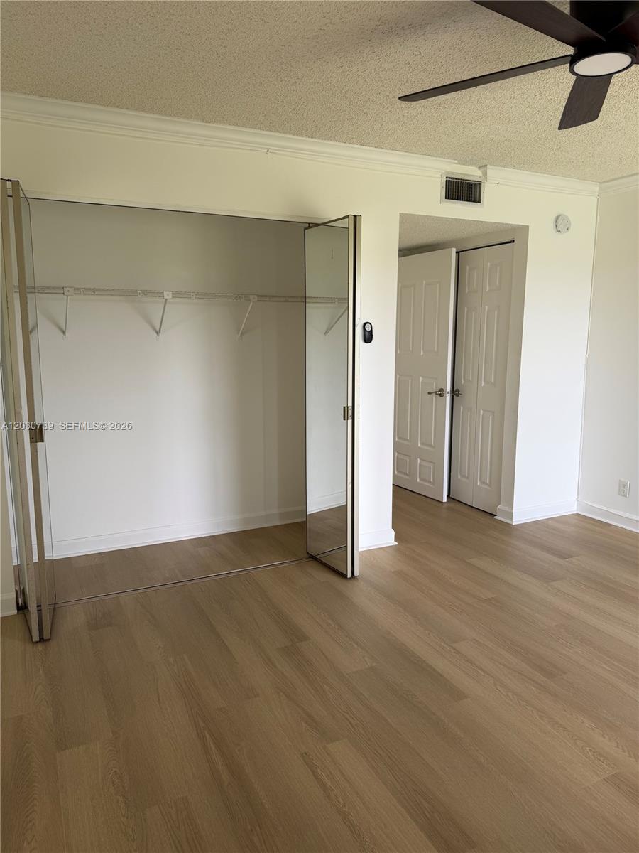 LAKESHORE AT UNIVERSITY P - Residential