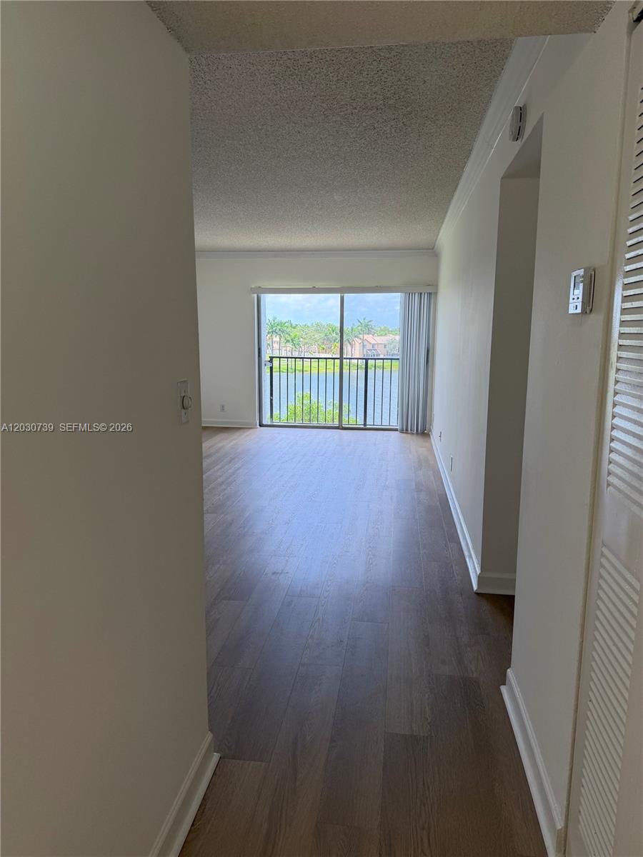 LAKESHORE AT UNIVERSITY P - Residential